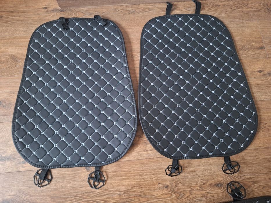 Pokrowiec na tylną kanapę samochodu