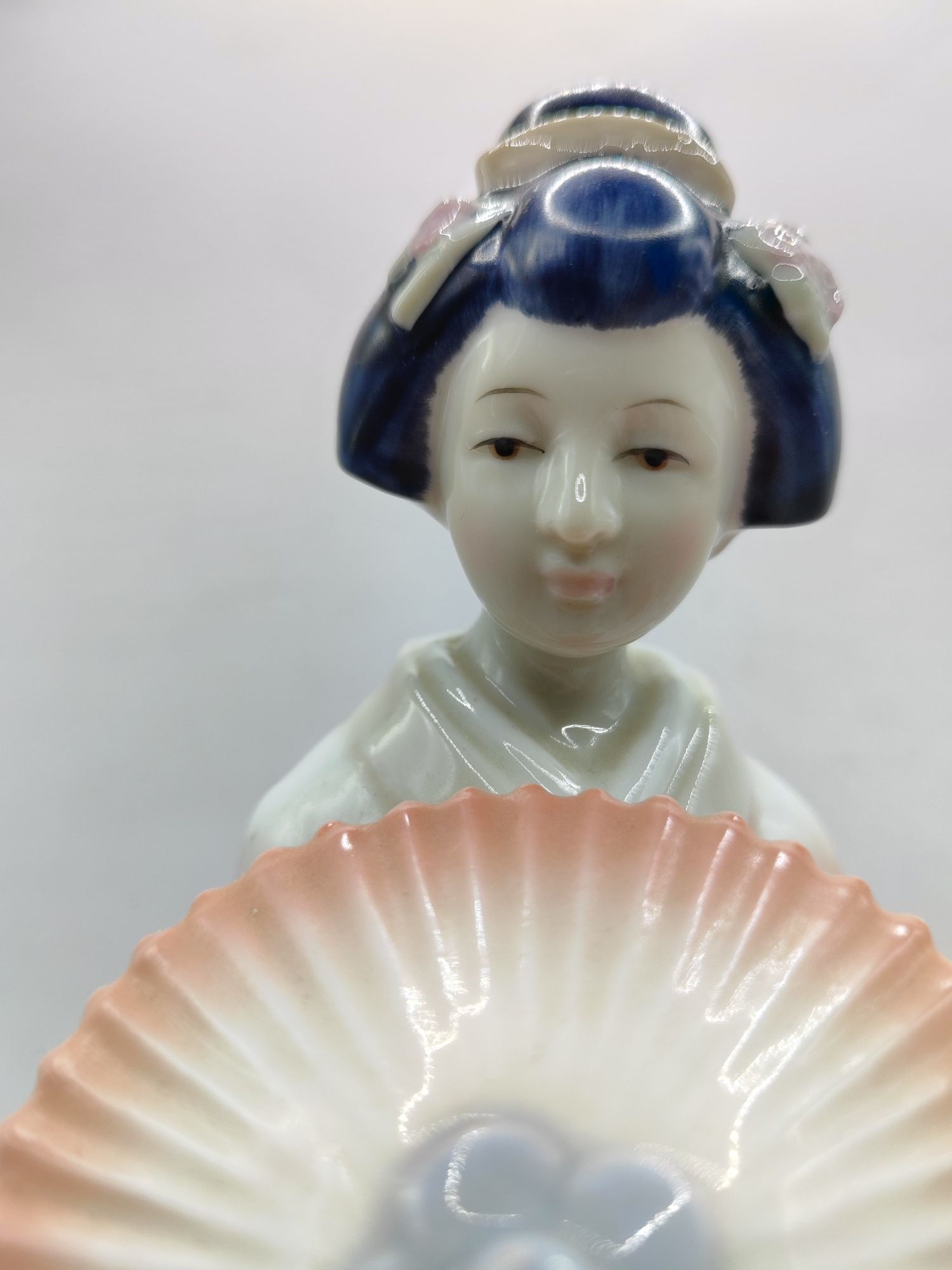 Figurka kobieta Geisha porcelana Japonia kolekcjonerska figurka Vintag