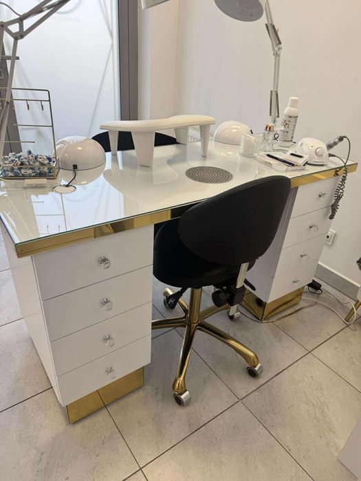 Stolik manicure, biurko kosmetyczne, różne modele  wysyłka