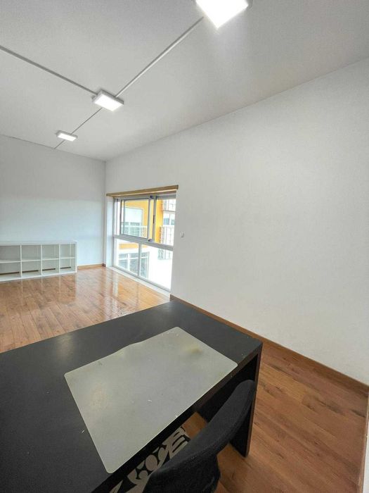 Sala para escritórios Odivelas aluga-se