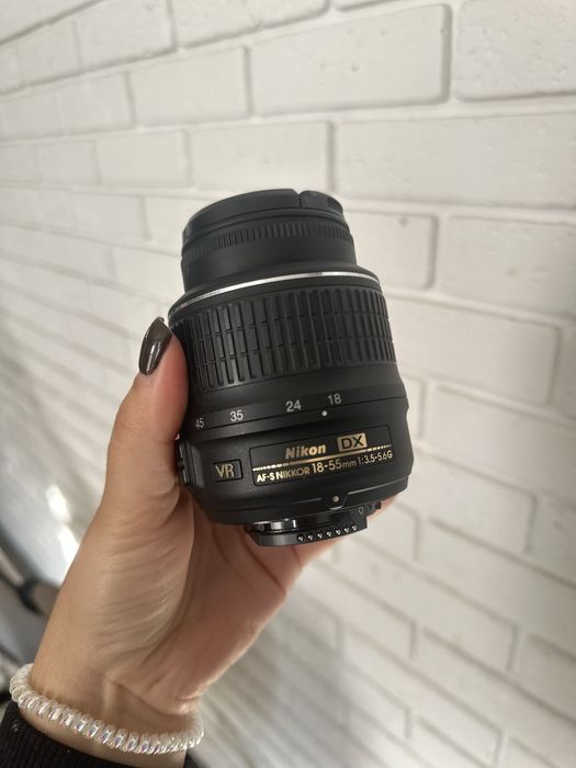 об’єктив Nikon AF-S DX NIKKOR 18–55mm f/3.5–5.6G VR