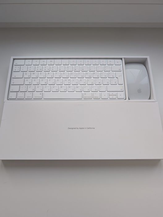 Клавиатура и мышка Apple