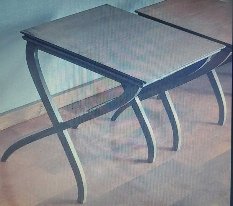 Mesinha pequena em madeira