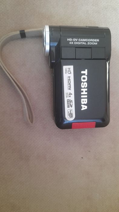 Цифровая камера TOSHIBA