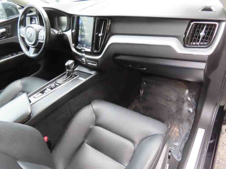 Volvo XC60 T5 Momentum      2019