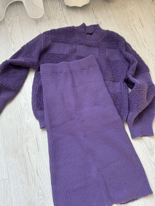 Вязаний новий костюм