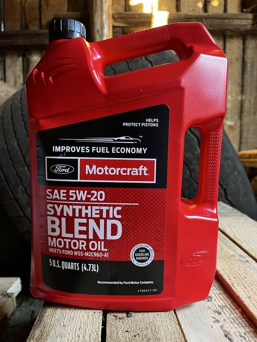 Масло моторне "synthetic blend motor oil". 4,73л