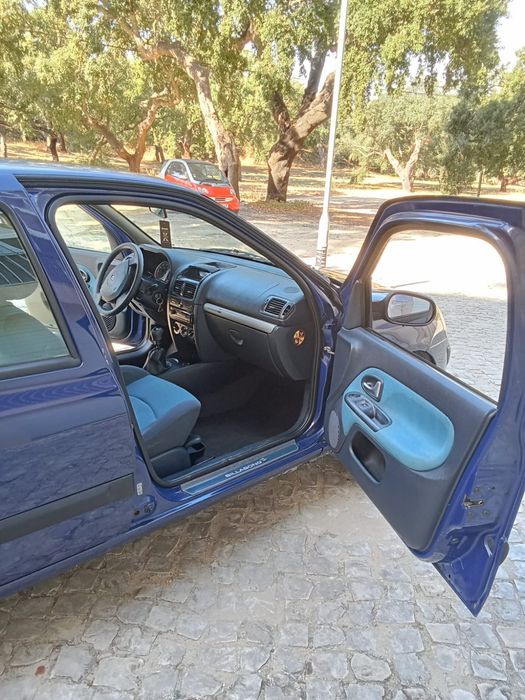 Renault clio versão bilaboing