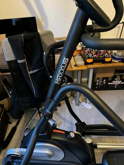 profesjonalny orbitrek Maxxus prawie nówka