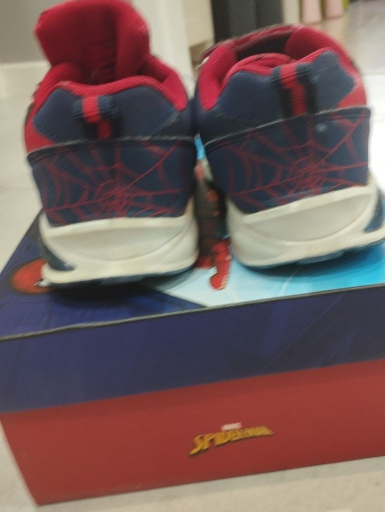 Buty dla chłopca Spiderman rozmiar 30