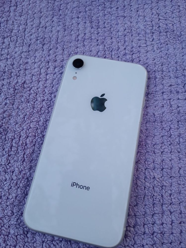 Продам Iphone Xr