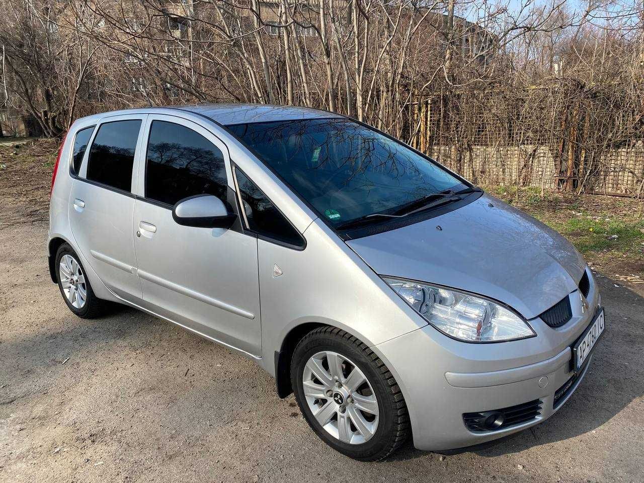 Машина Mitsubishi Colt 2006