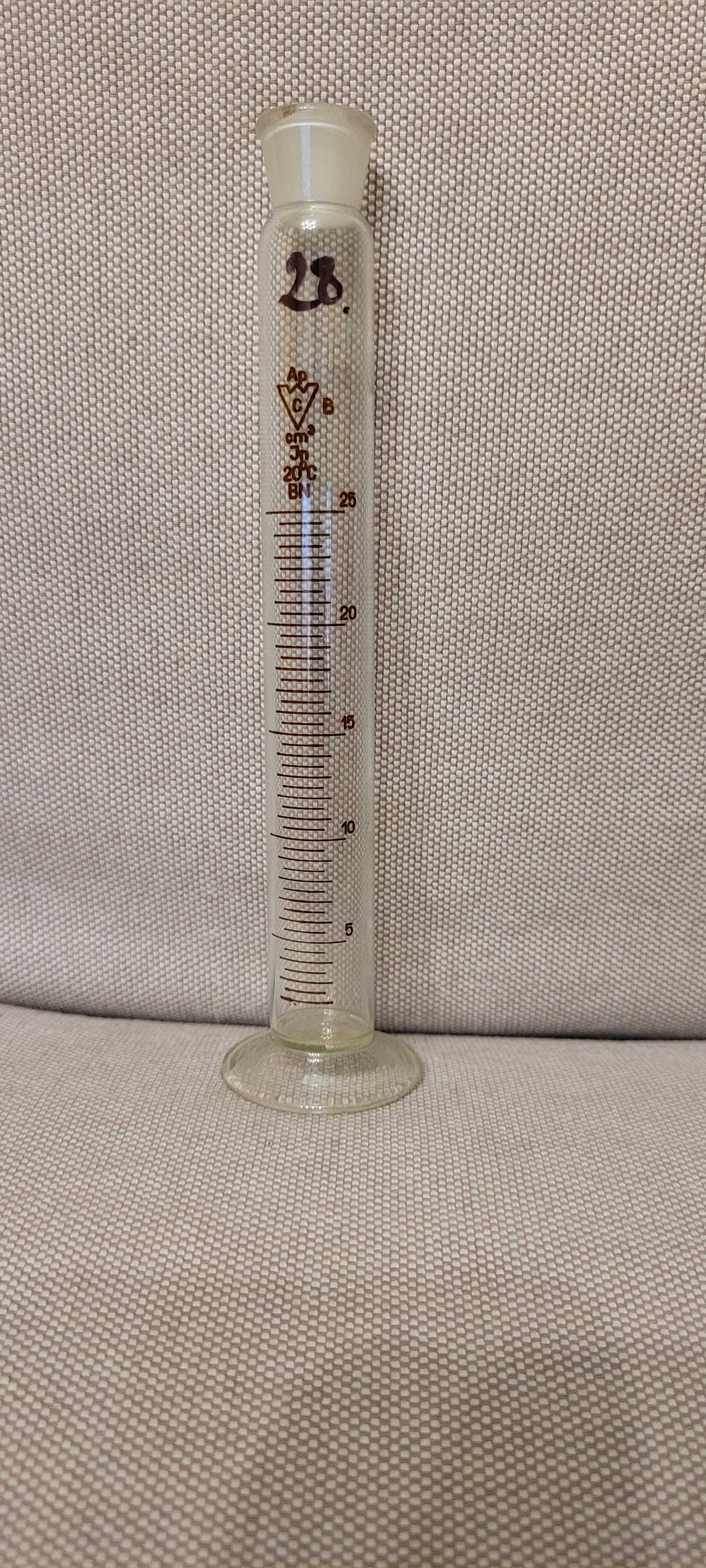 Cylinder miarowy nr 28, pojemność 25 ml / szkło laboratoryjne