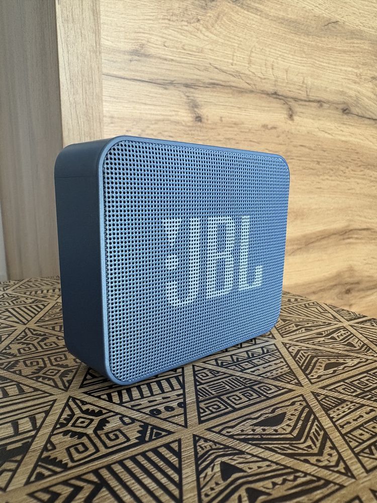 Glosnik jbl go .