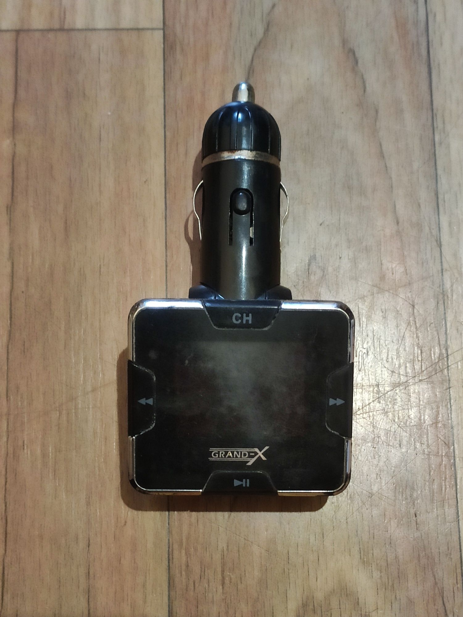 MP3 SD USB FM transmitter ФМ модулятор для авто Grand-X