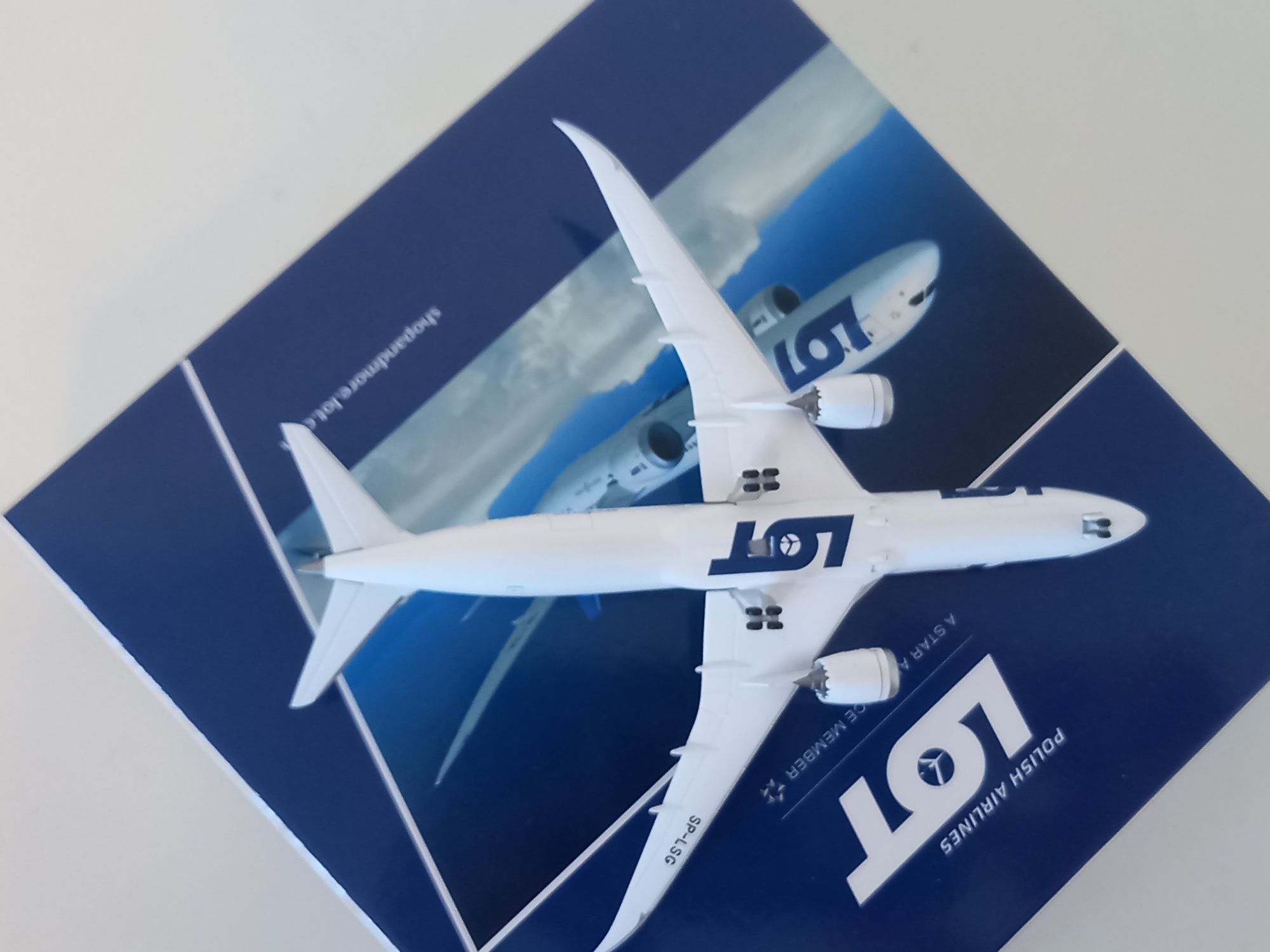 Boeing 787-9 Dreamliner PLL LOT metalowy Herpa skala 1:500