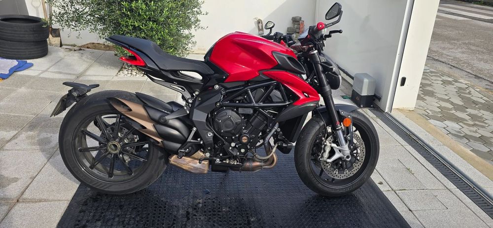 MV Agusta Dragster 800R