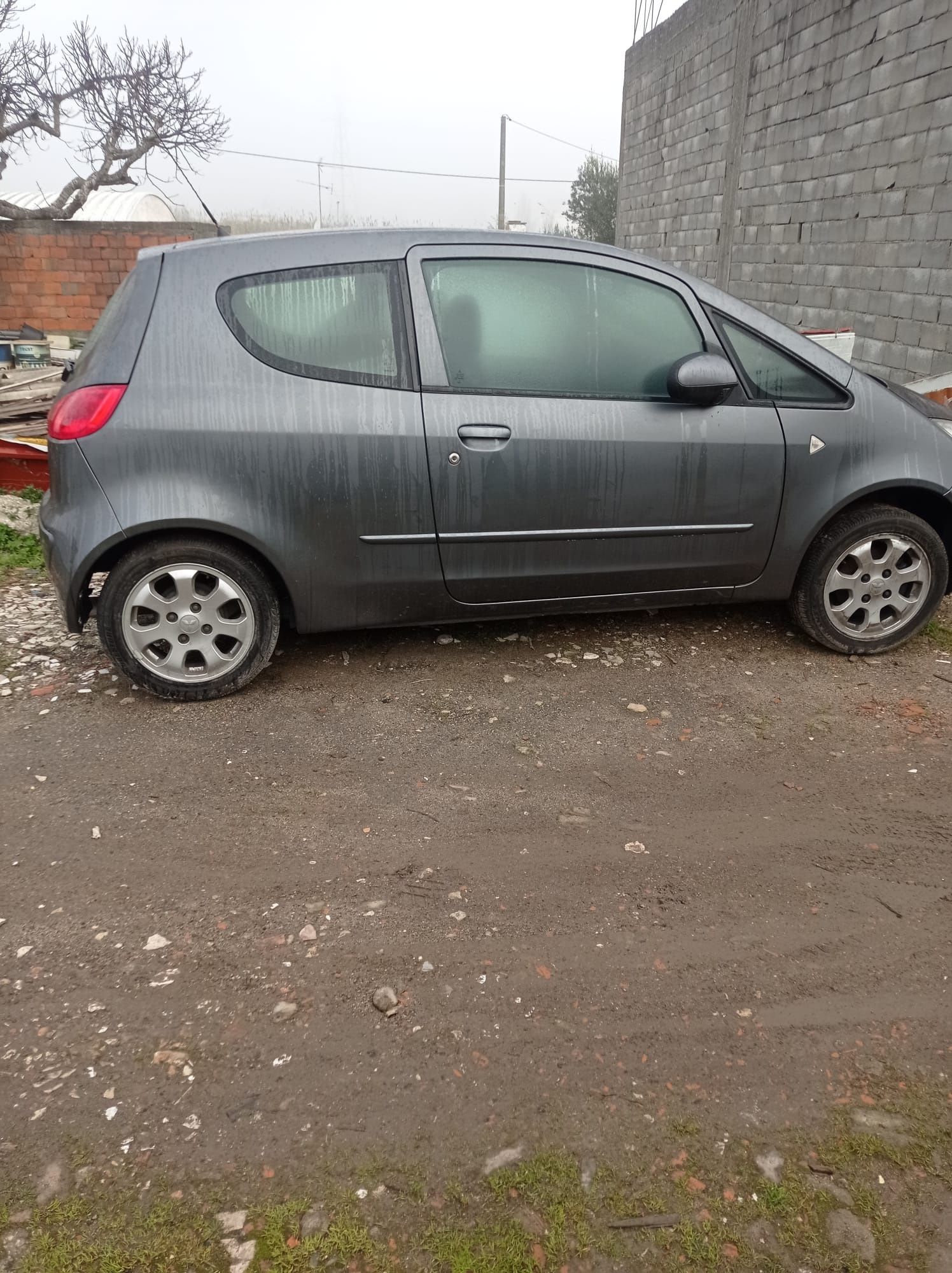 Mitsubishi Colt 1.1 gasolina para peças