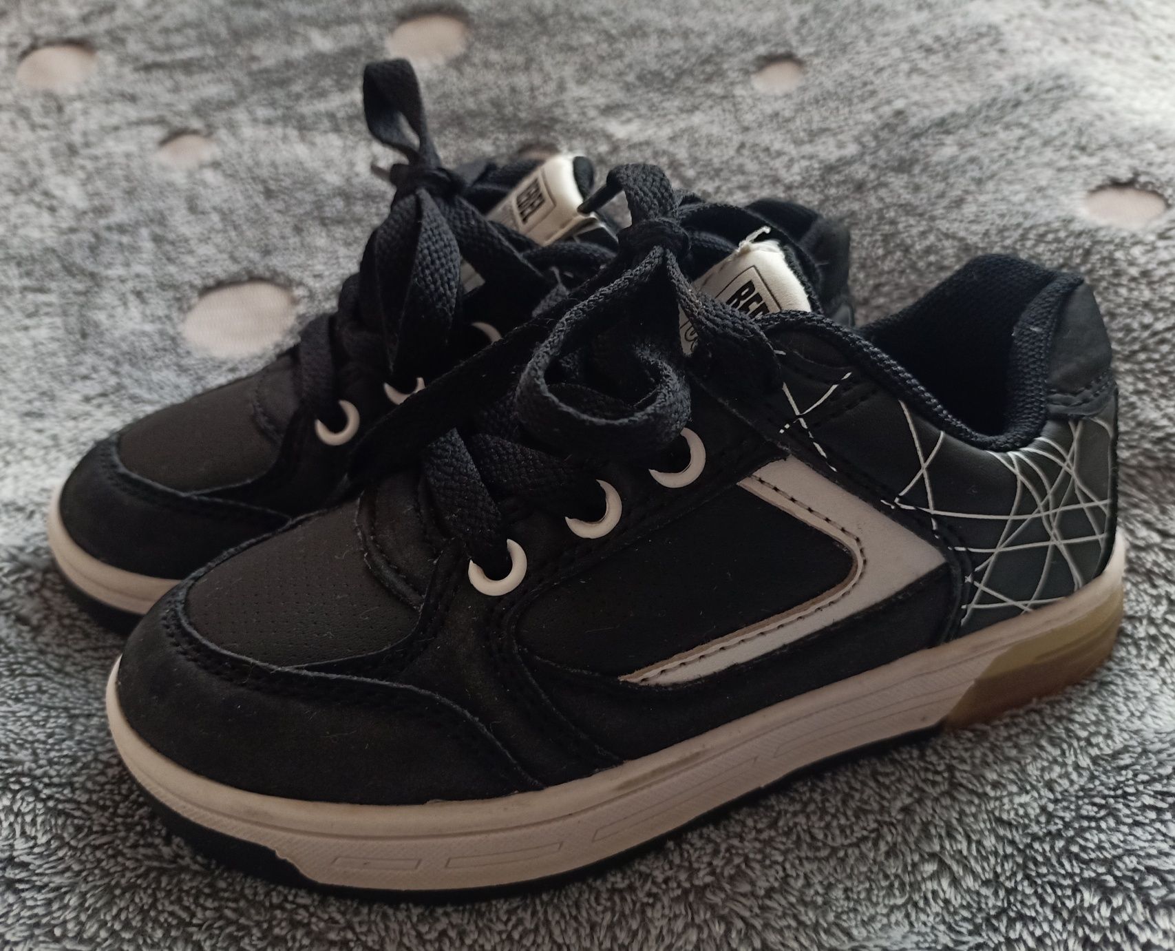 Buty sportowe adidasy czarno białe bo Lidl lupilu rozmiar 26