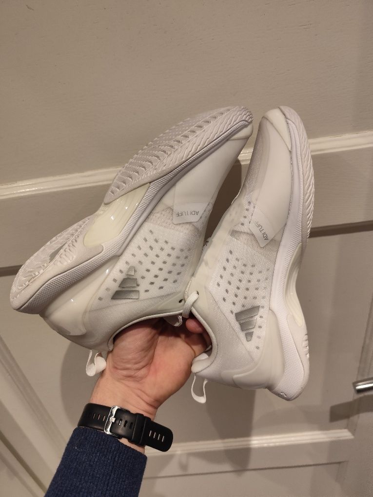 Buty Adidas Avacourt Nowe z metką. Buty do tenisa
Rozmiar 39 1/3