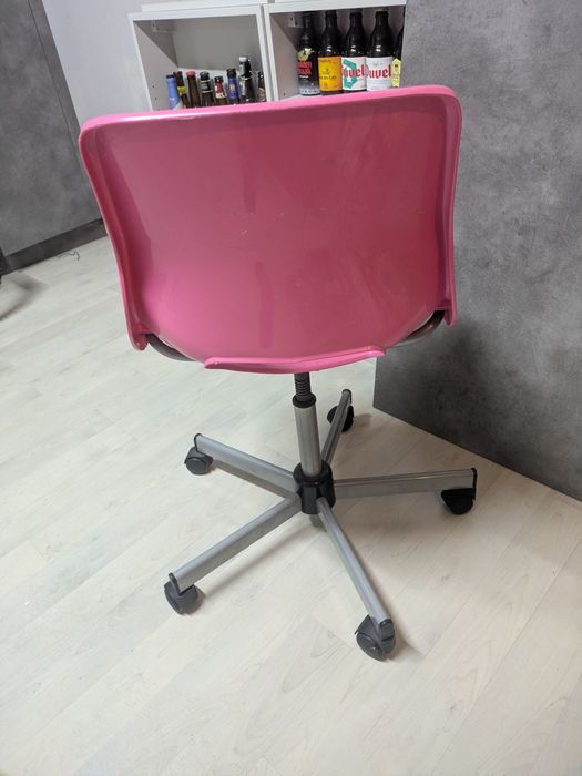 Cadeira IKEA Rosa
