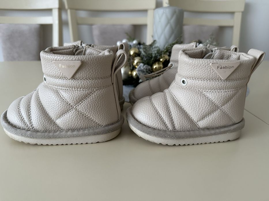 Зимове взуття 19р-12см/шапка zara