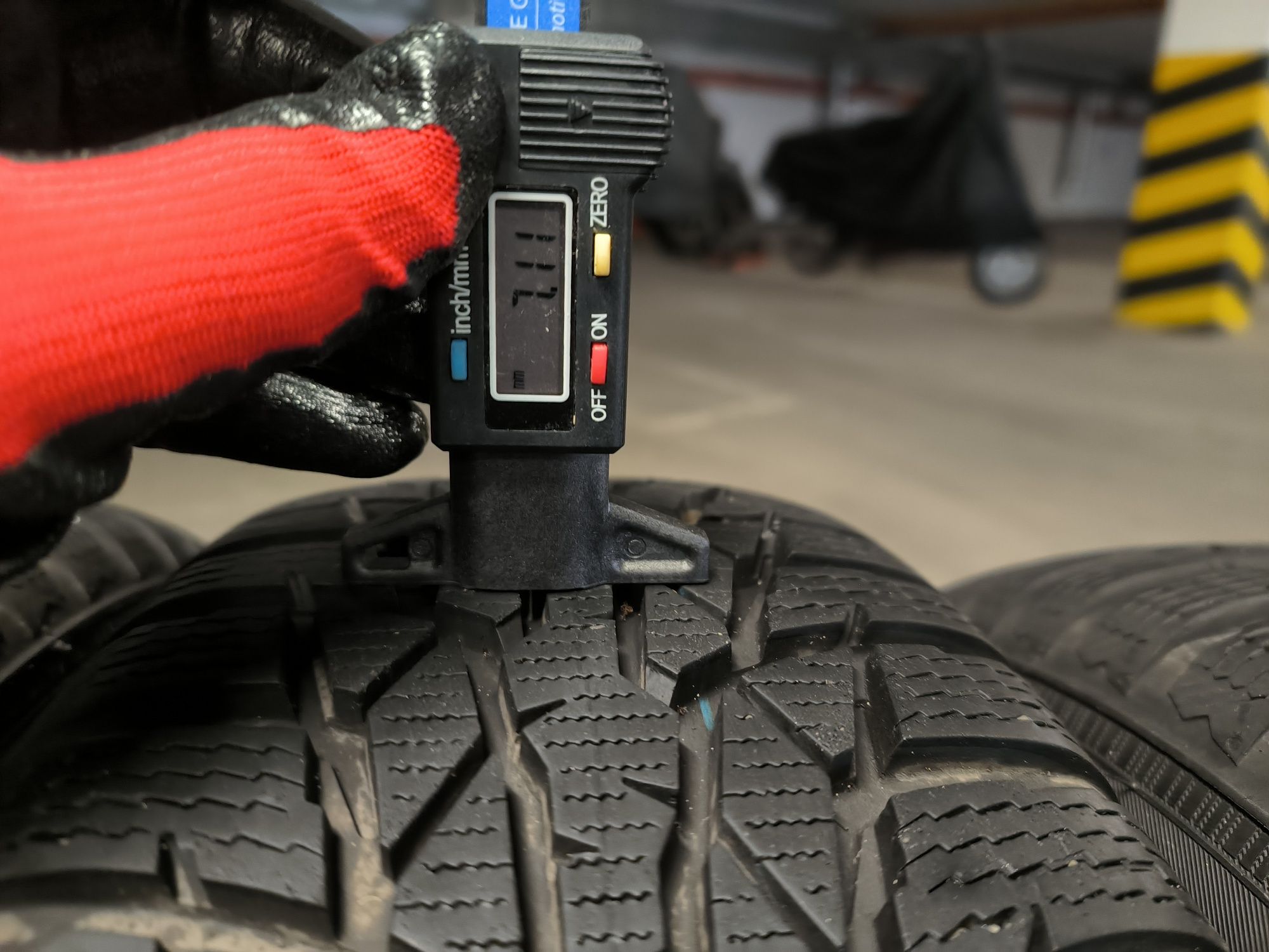Opony Nokian 185/65/15 dot 3321 zima 7mm
