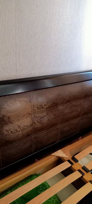 Ліжко без матрасу