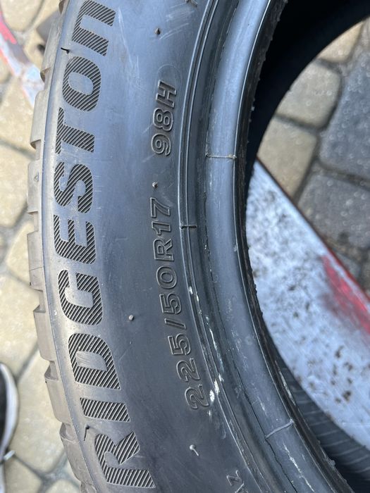 1szt. 225/50/17 Bridgestone Blizak LM001 ROK 2019.