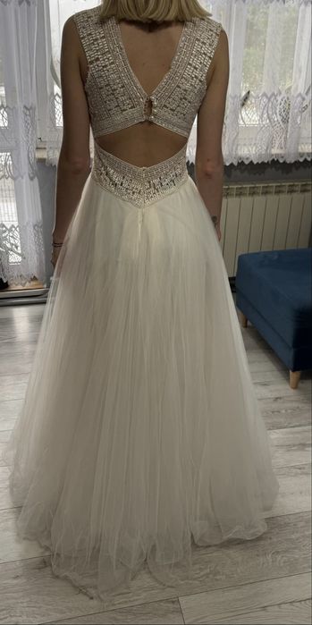 Suknia śluba na ramiączkach