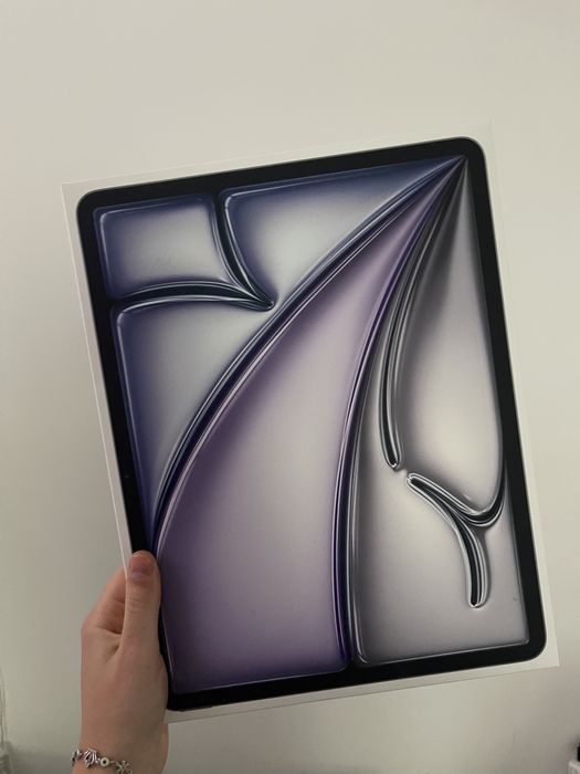 Ipad Air 13 (M3) 2025 Wi-Fi 128 GB 7 gen + akcesoria