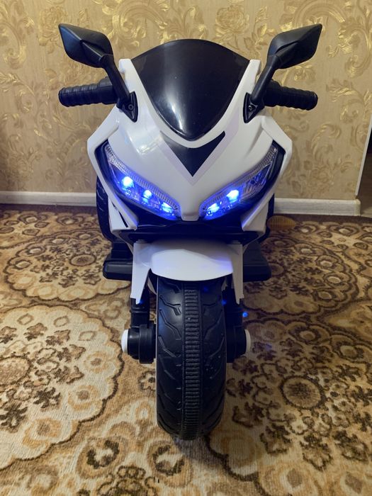 Детский электромобиль