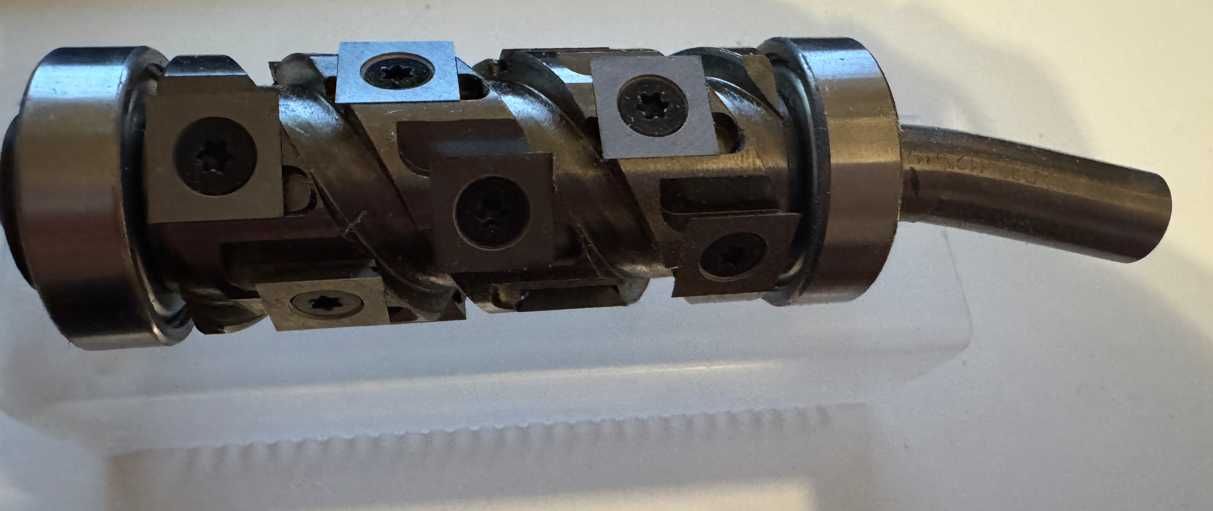 Frez do krawędzi, wymienne płytki, uchwyt 12mm, średnica 32mm SpeTool