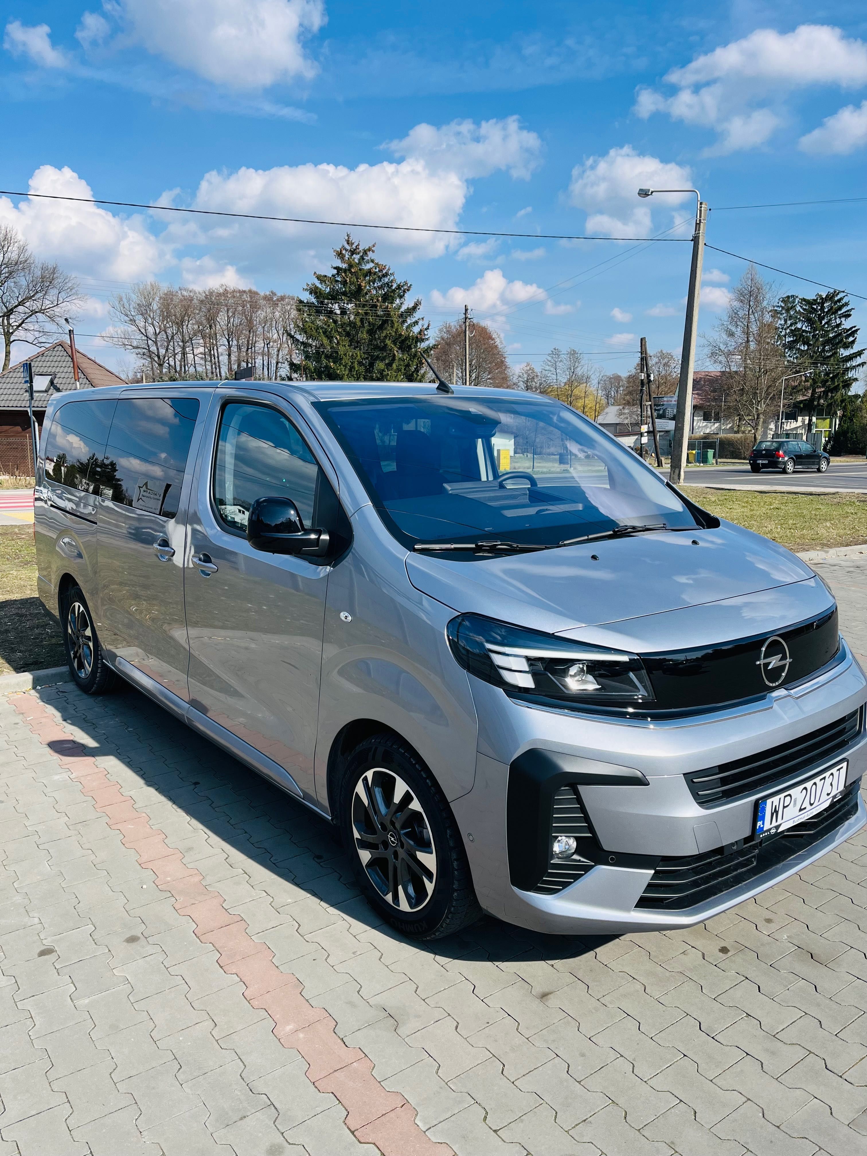 Wynajmę Bus 9 osobowy Zafira Life 2024 r. EXTRA long