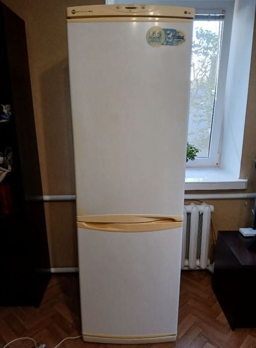 Холодильник фірми LG