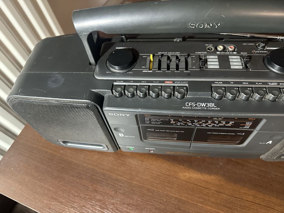 Sony CFS-DW38l boombox
