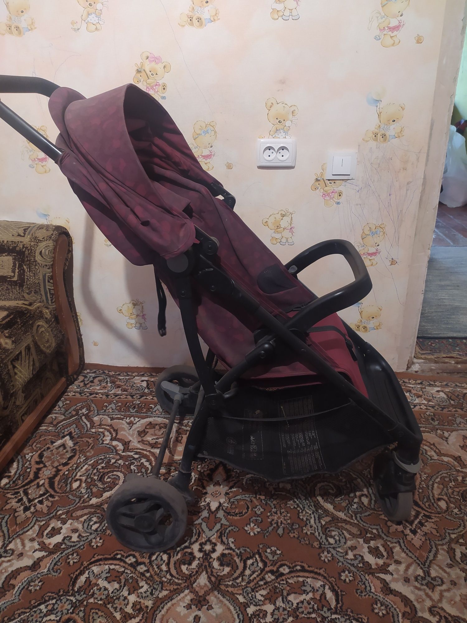 Продам прогулочную коляску Graco