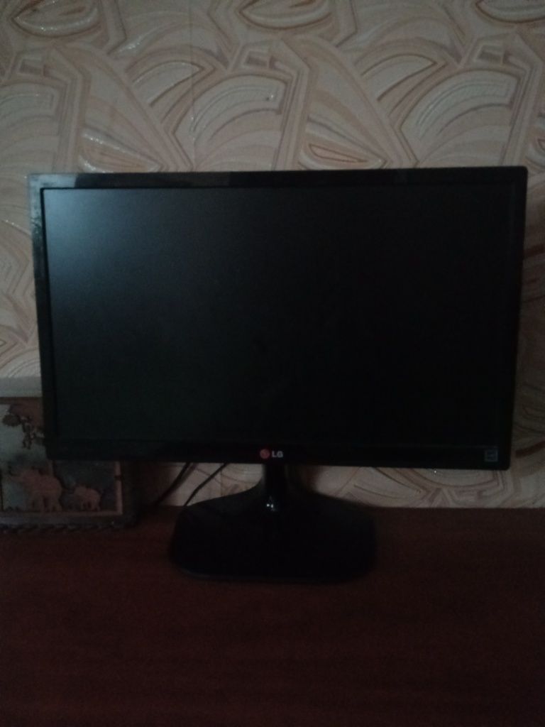 Продаю монитор LG