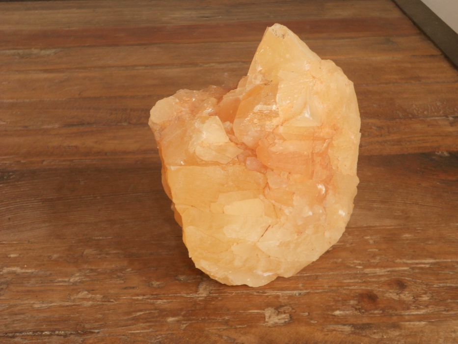 Rochas cristais minerais calcite naturais diversas cores e tamanhos