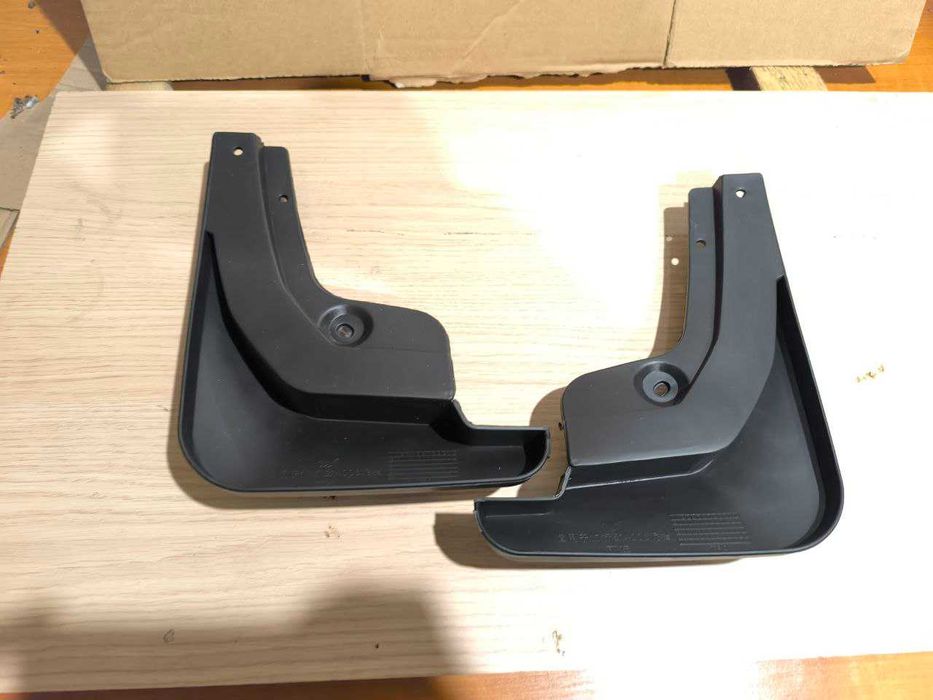 Бризговики передні 2 шт Пежо 3008 2017 Peugeot 3008