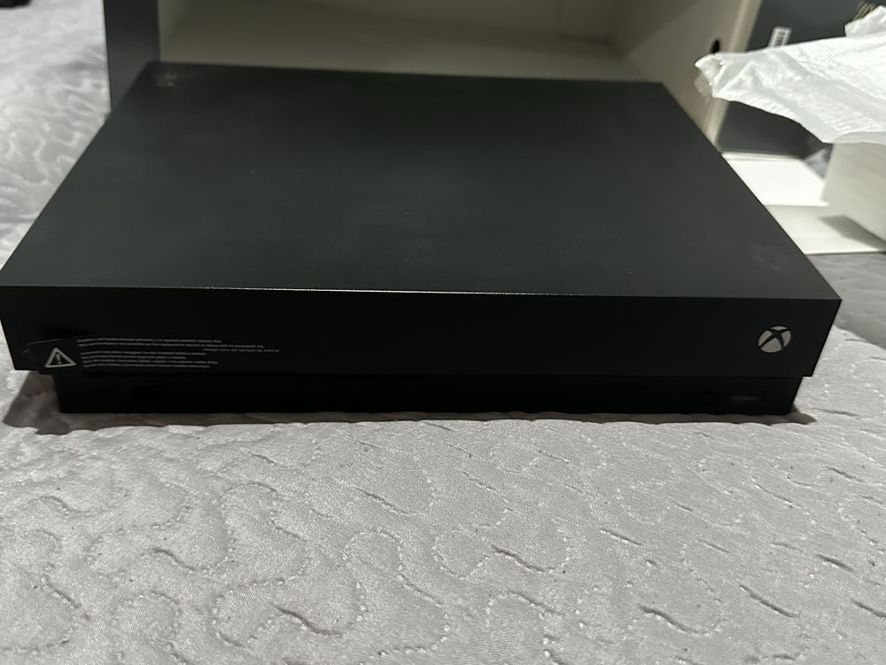 Konsola XBOX ONE X 1TB