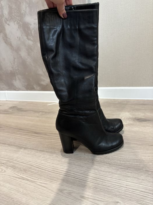 Продам чоботи жіночі зимові