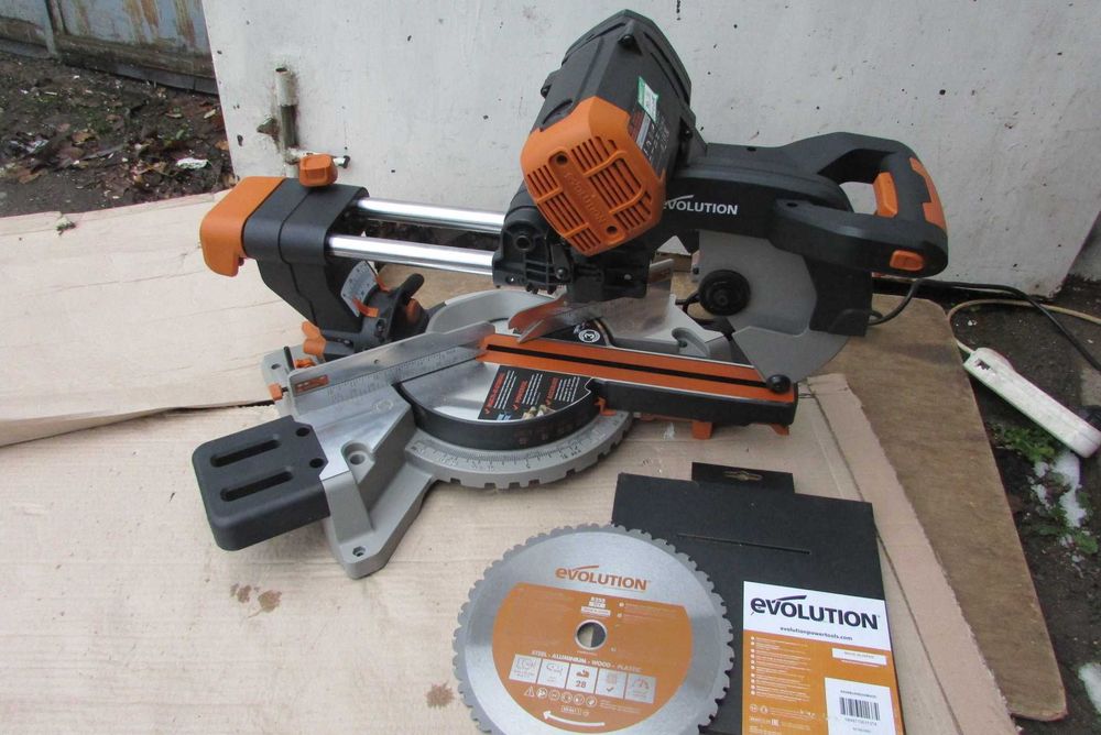 Пила торцовочна, ремінна торцовка з протяжкой EVOLUTION R255SMS-DB Анг