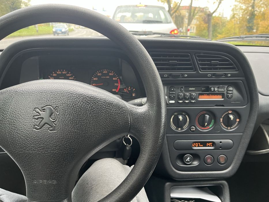 Peugeot 306 1.6 benzyna dlugie oplaty klima