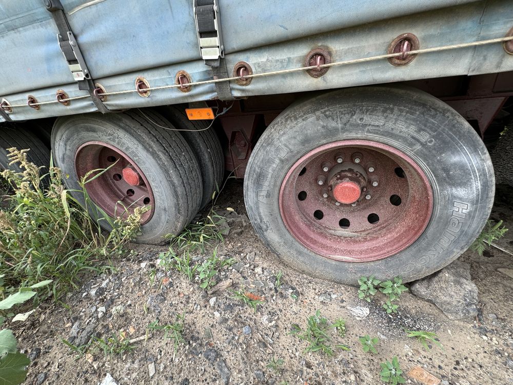 Продам трехосный прицеп