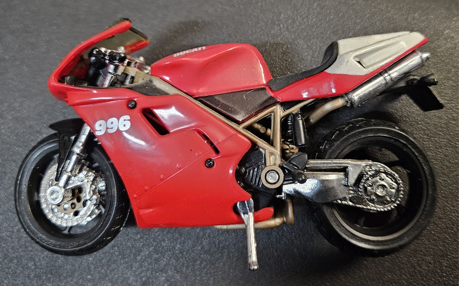 Miniatura moto Ducati 996