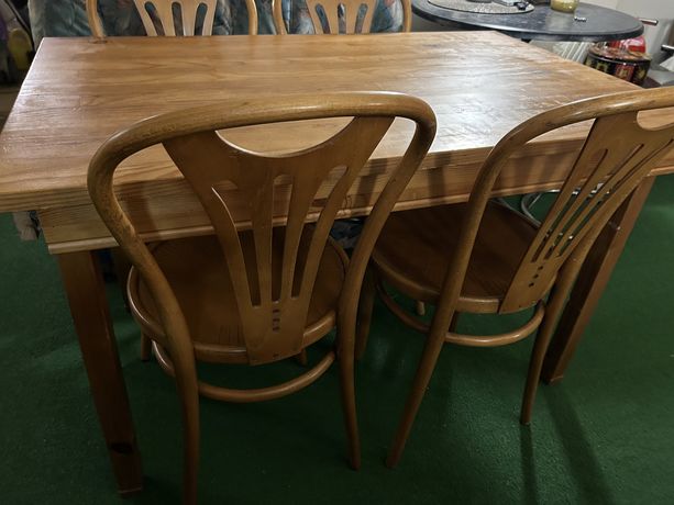 Zestaw stół i krzesła drewno