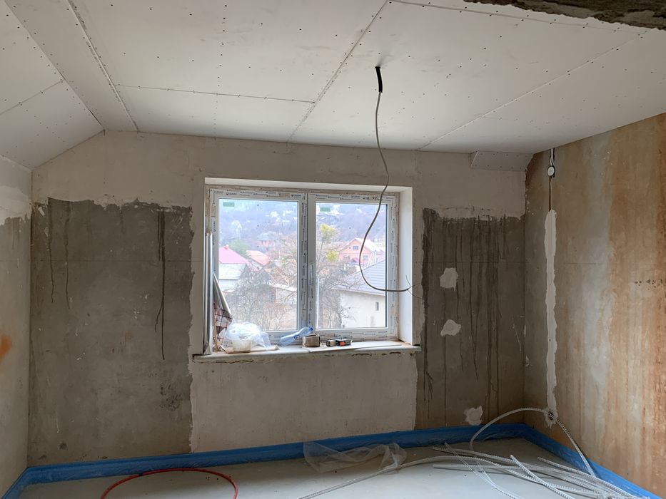 Продам будинок в Мукачево в р-н Росвигово  400 $ за кв м