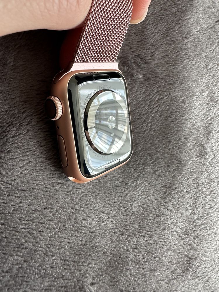 Часи Apple Watch series 4 , 44 mm