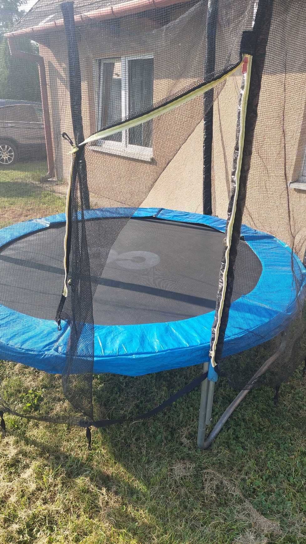 trampolina ogrodowa